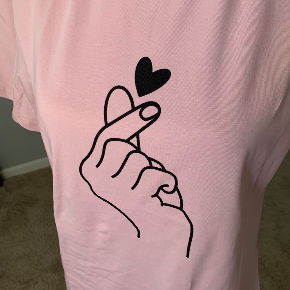 🌻🆕🌻NWOT Pink tshirt - Picture 3 of 4